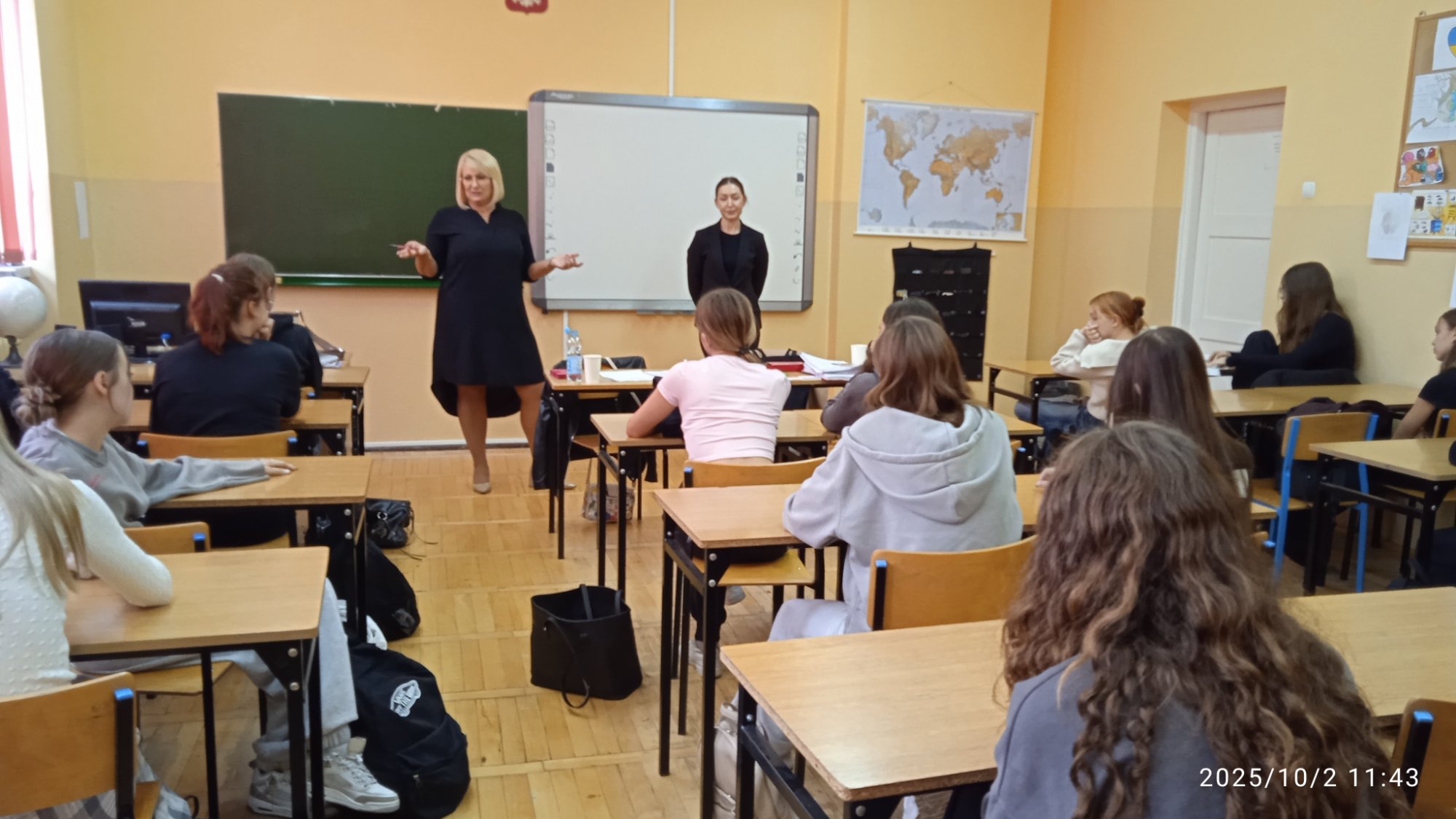 Bezpieczeństwo Juniorów w sieci w kontekście popularnych usług bankowych.