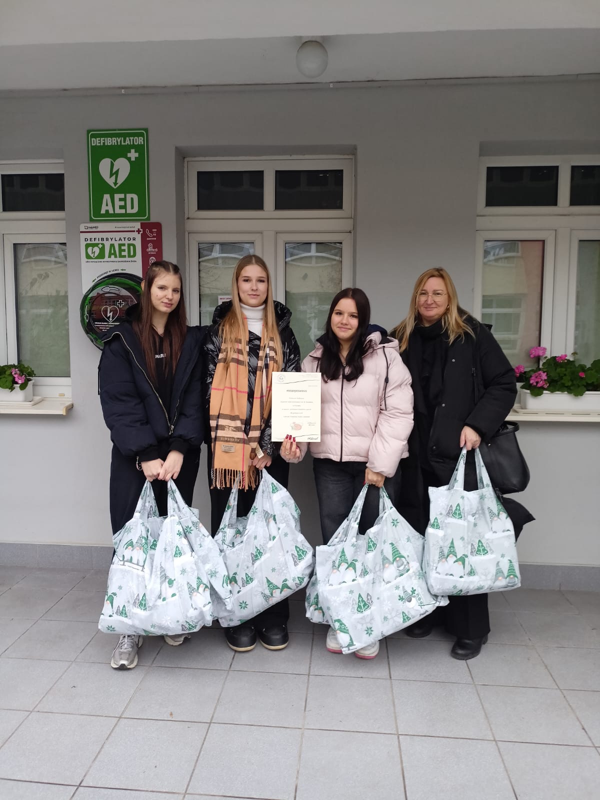 Projekt Creo Wolontariat z Klasą – szycie pościeli do domu dziecka.