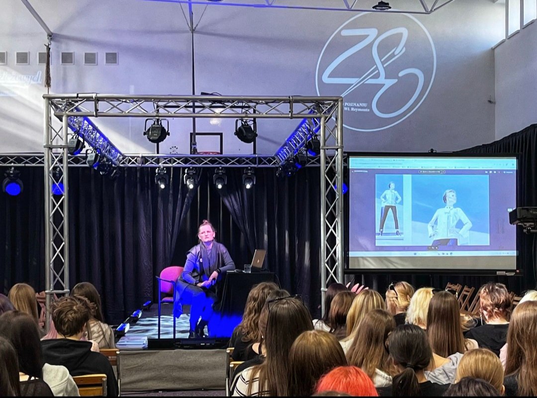 Spotkanie z poznańska projektantką i kierownikiem Katedry Ubioru na UAP dr Ewą Mróz-Pacholczyk.